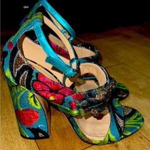 Gucci brocade floral dionysus t strap heels